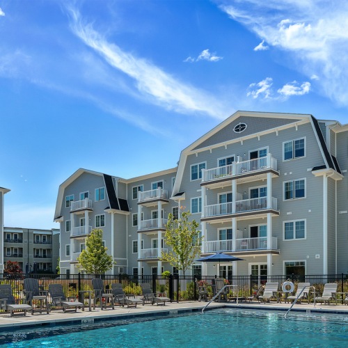 Settle into comfort at Mariners Landing